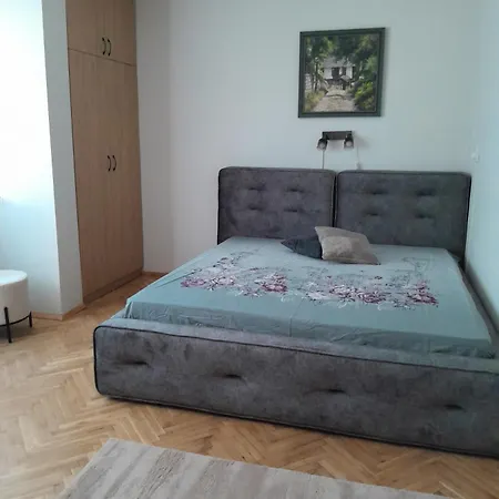 за гости лале Appartamento Lovech