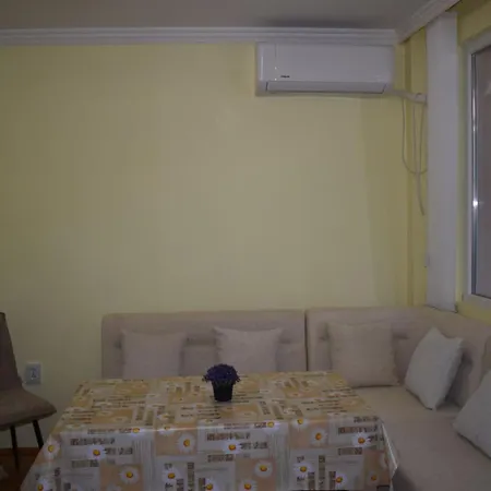 за гости лале * Lovech