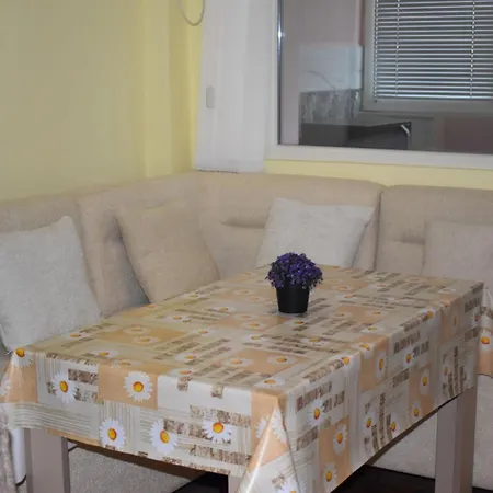 за гости лале Apartamento