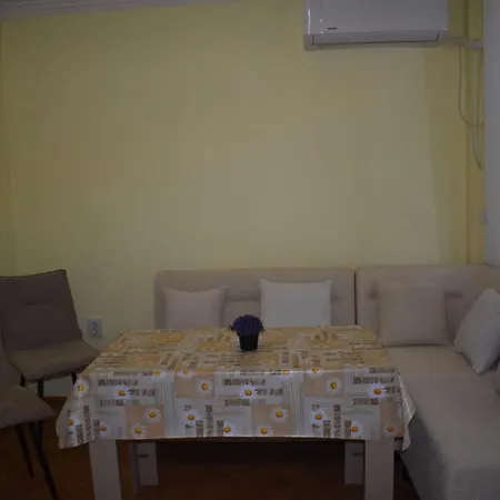 за гости лале Apartamento