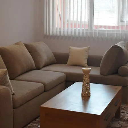 за гости лале Apartamento Lovech