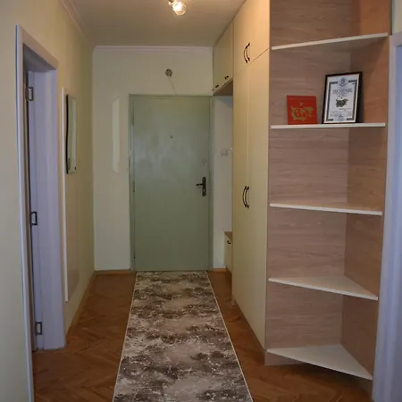 за гости лале *